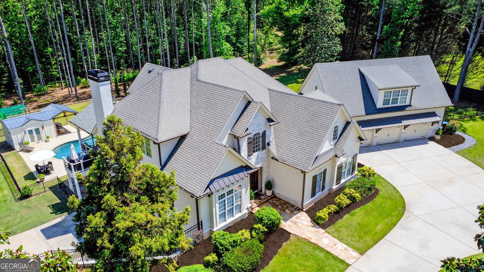 111 Meadowlark Trace Peachtree City - main photo