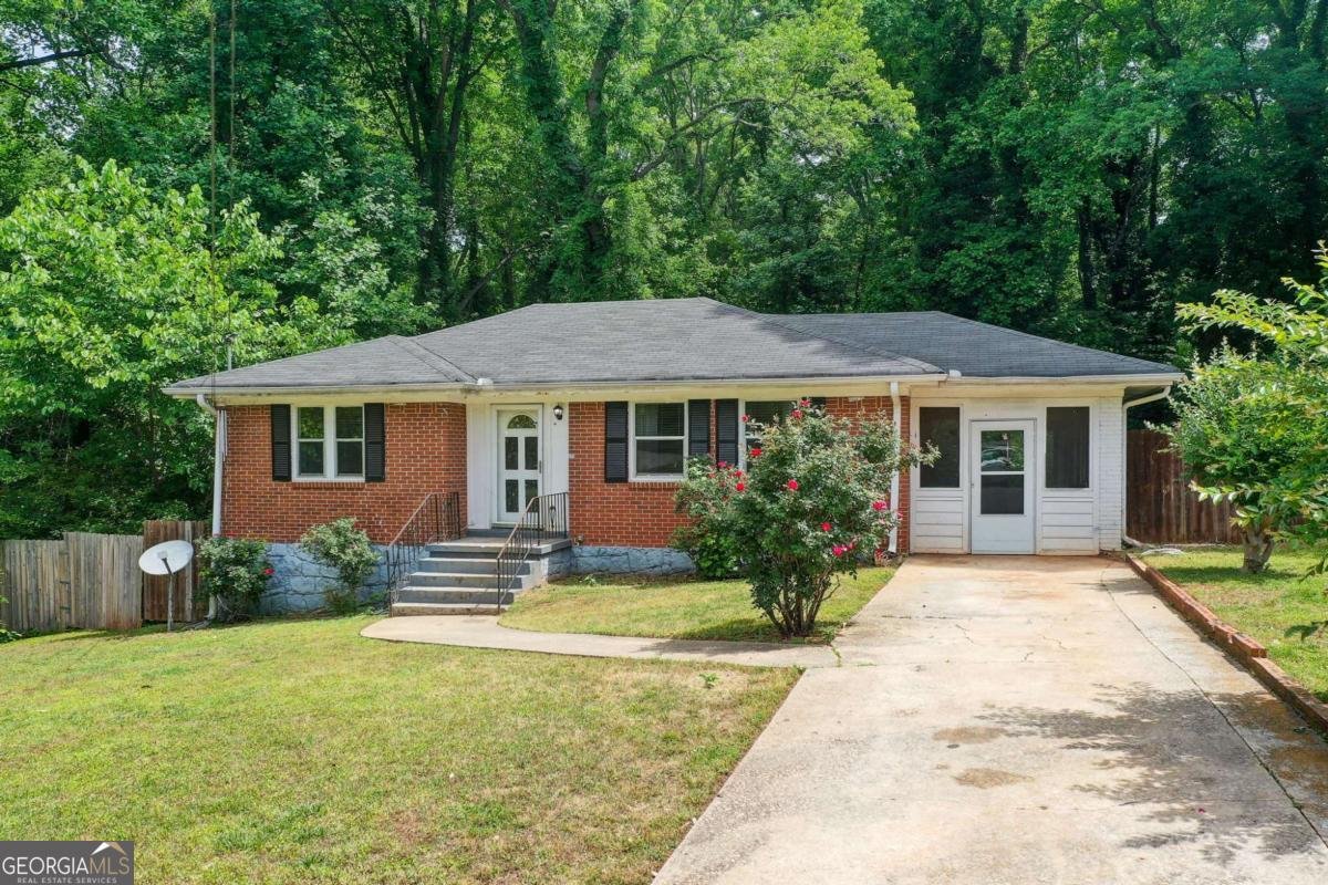 1486 Woodfern Drive Decatur - main photo