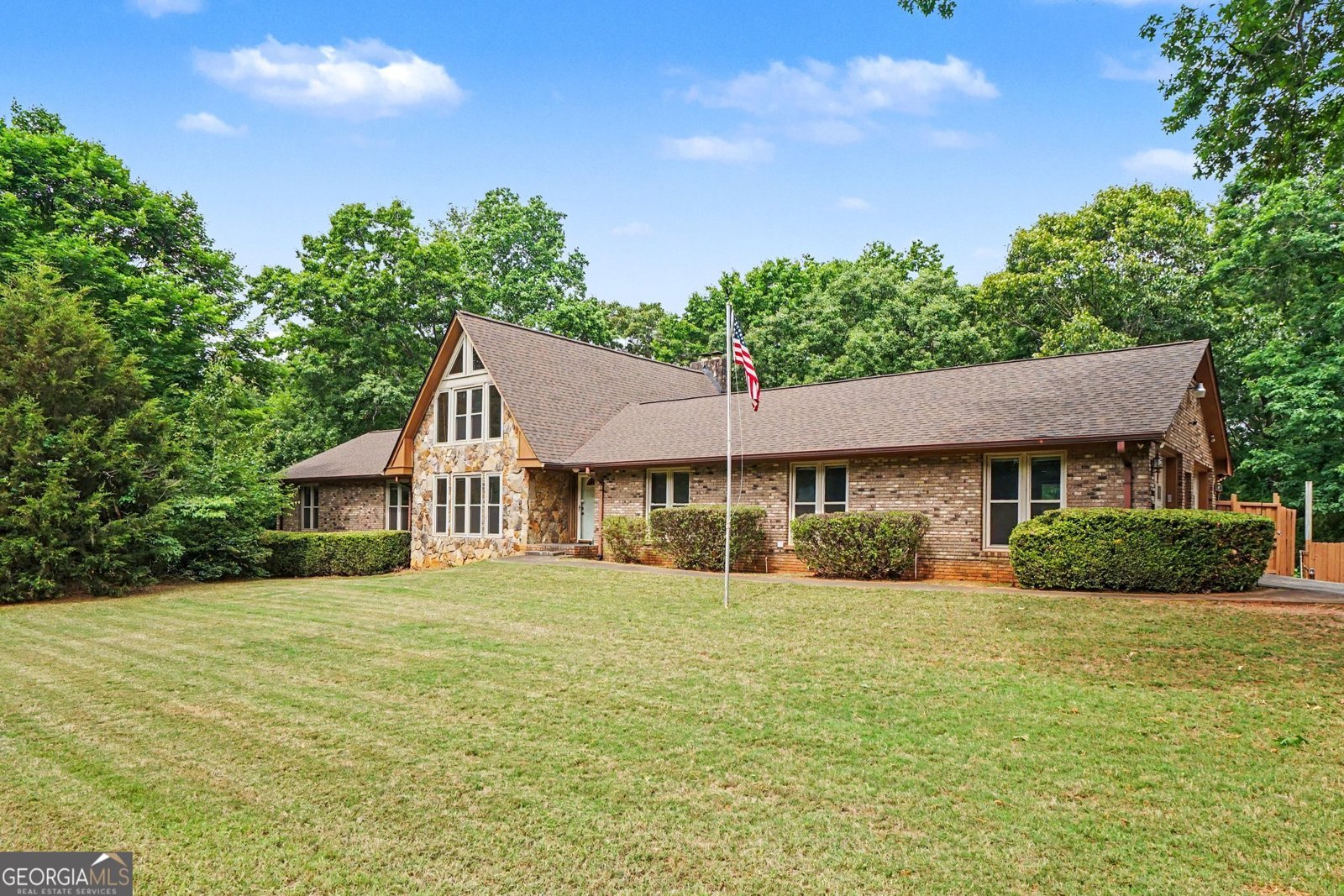 3135 Heritage Crossing Drive Buford - main photo