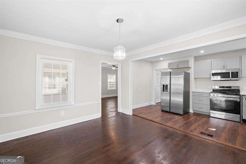 2506 Maple Street East Point - Photo 10