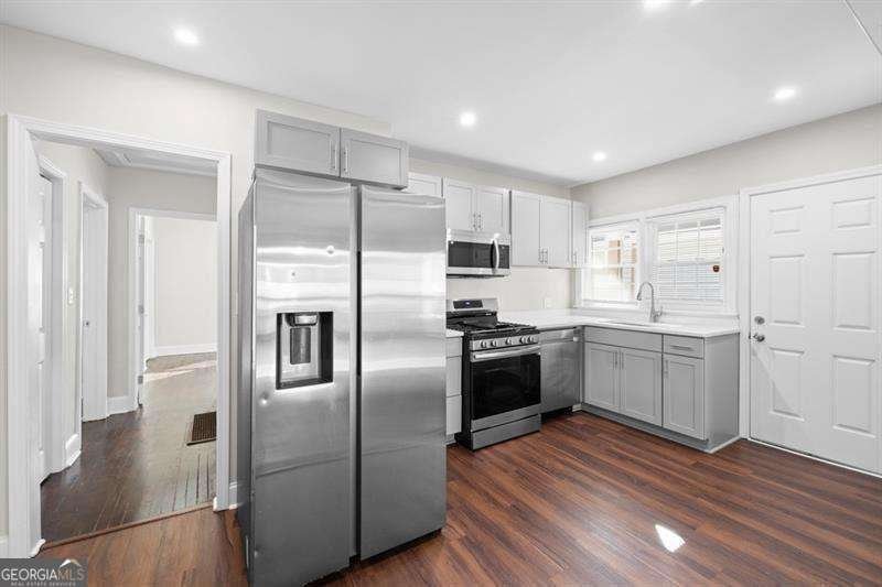 2506 Maple Street East Point - Photo 8
