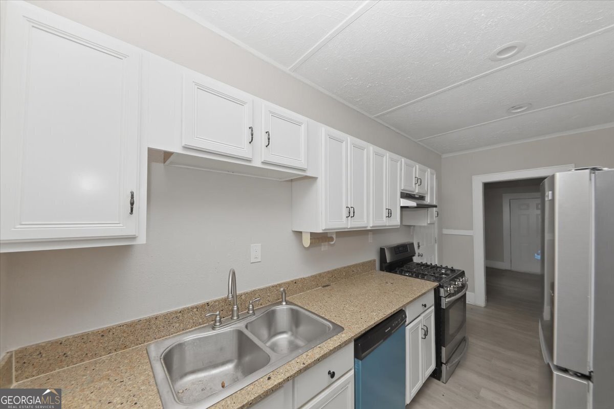 1853 Center Avenue East Point - Photo 11