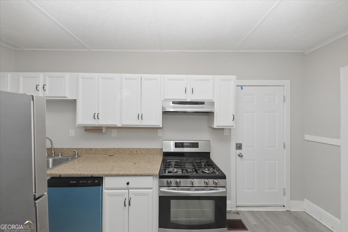 1853 Center Avenue East Point - Photo 9