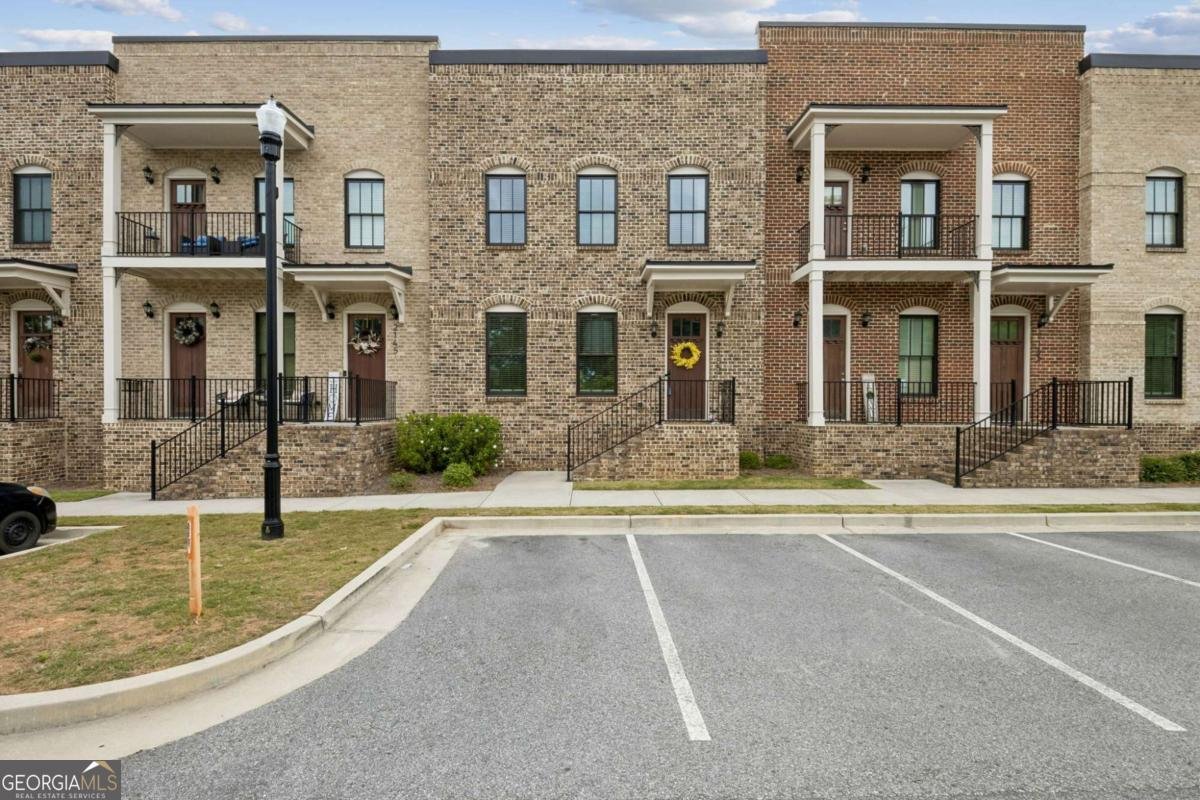 2155 Rail Yard Avenue Grayson - main photo