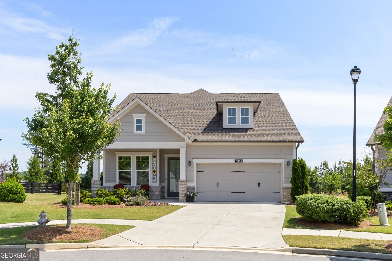6853 River Rock Drive Flowery Branch - main photo