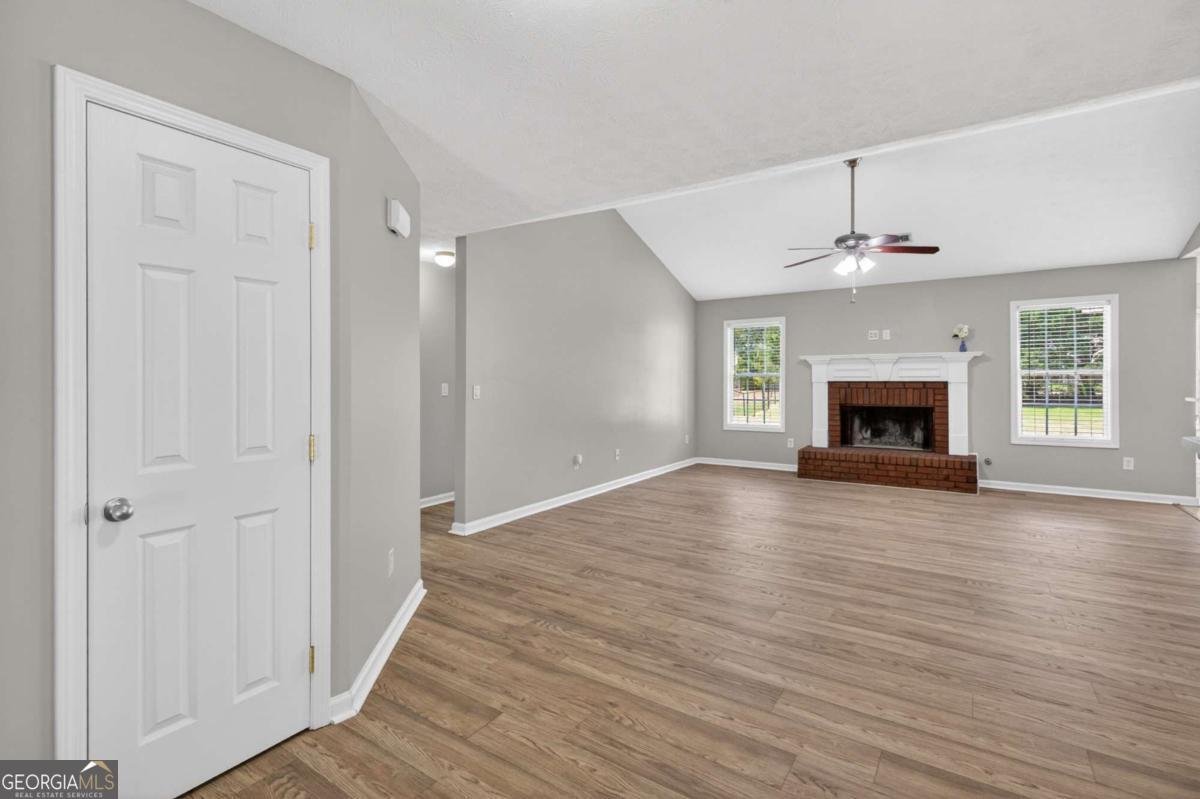 705 Annslee Court Loganville - Photo 9