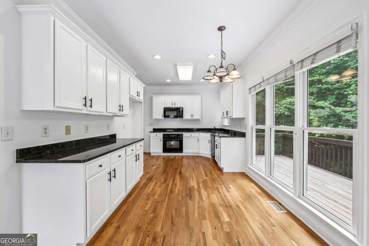 6367 Spring Lake Drive Flowery Branch - Photo 11