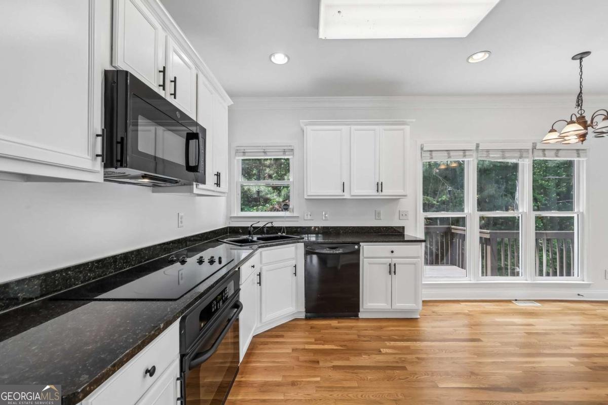 6367 Spring Lake Drive Flowery Branch - Photo 12