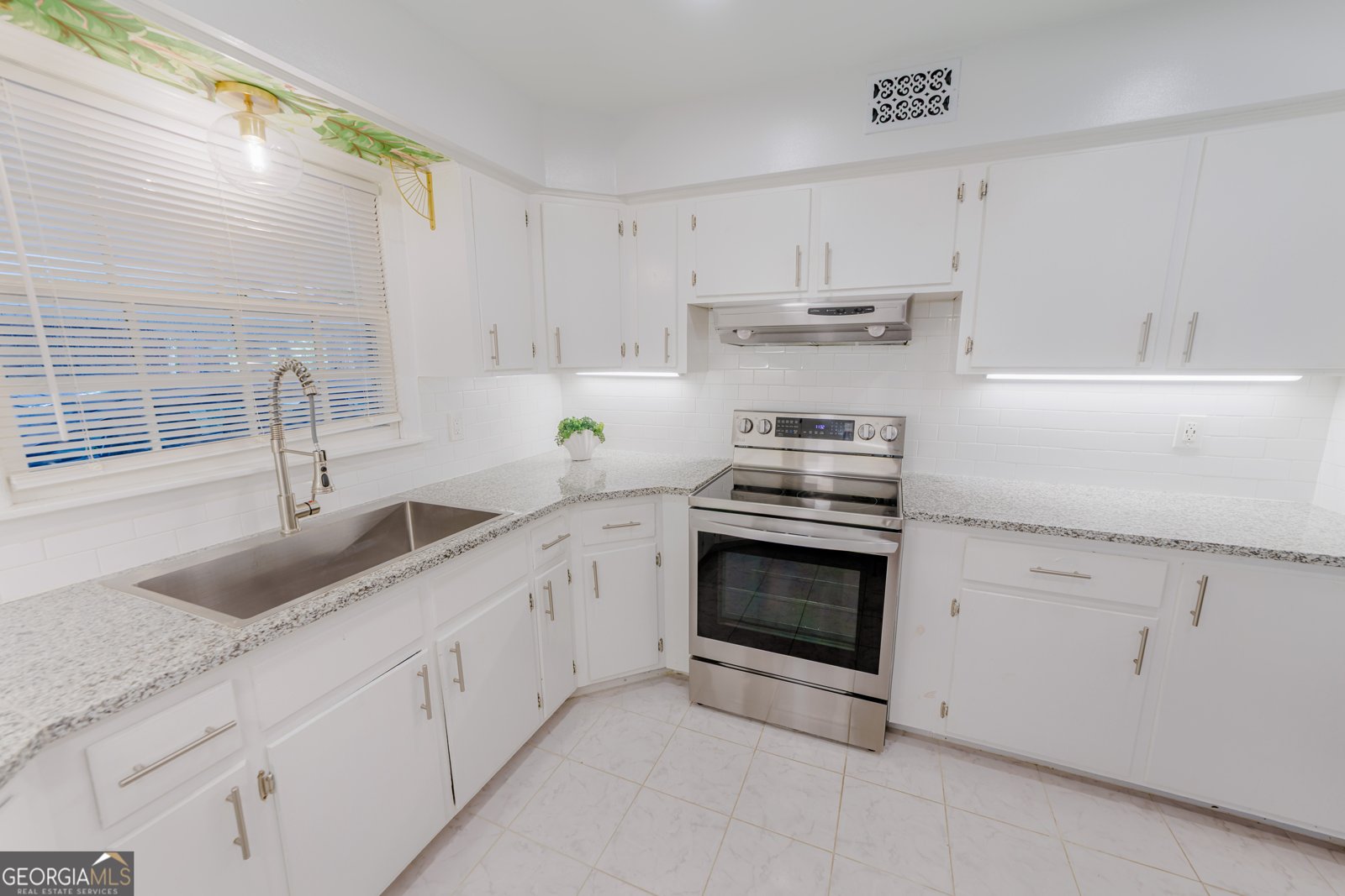 322 Sharondale Road Savannah - Photo 9
