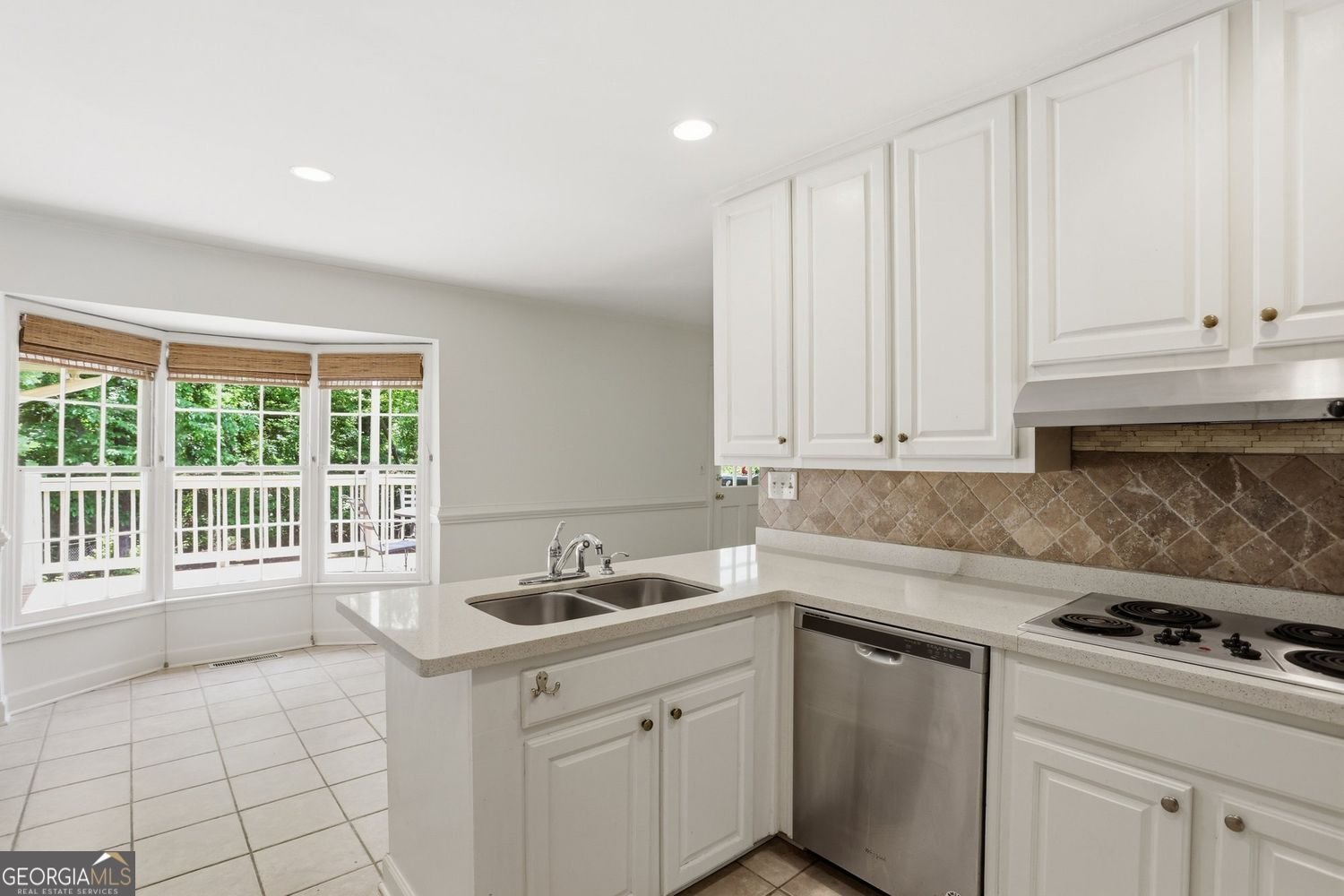 7265 Thornhill Lane Sandy Springs - Photo 15