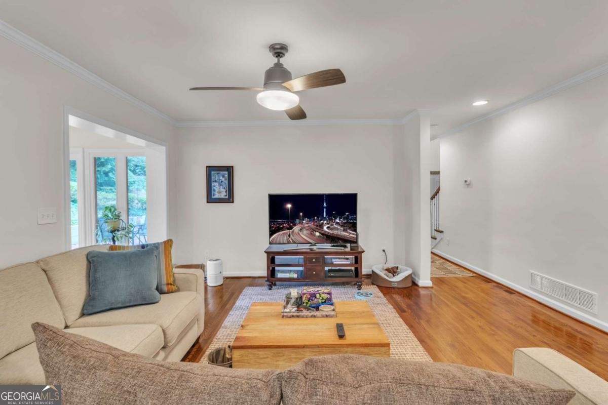4374 Peachtree Dunwoody Road Atlanta - Photo 11