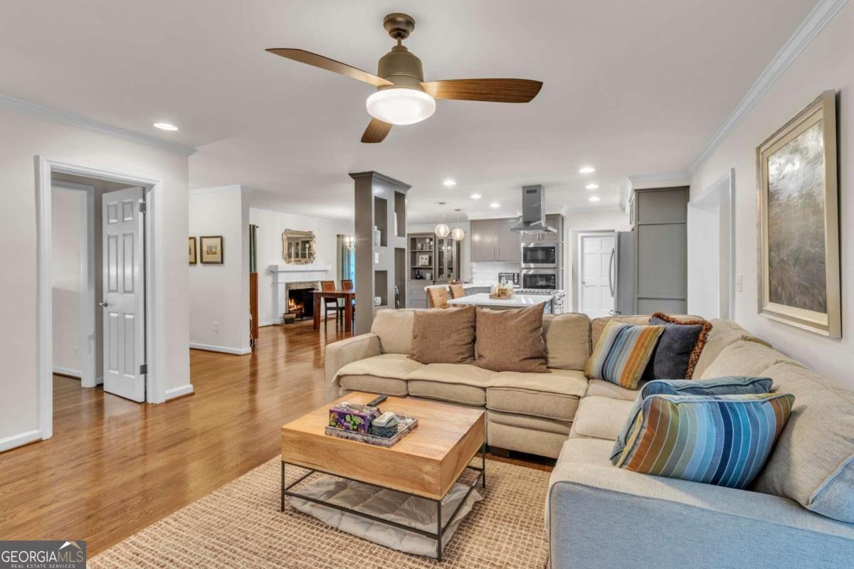4374 Peachtree Dunwoody Road Atlanta - Photo 13