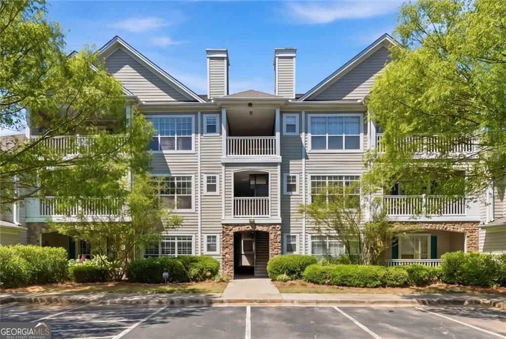 826 Sandringham Drive Alpharetta - main photo