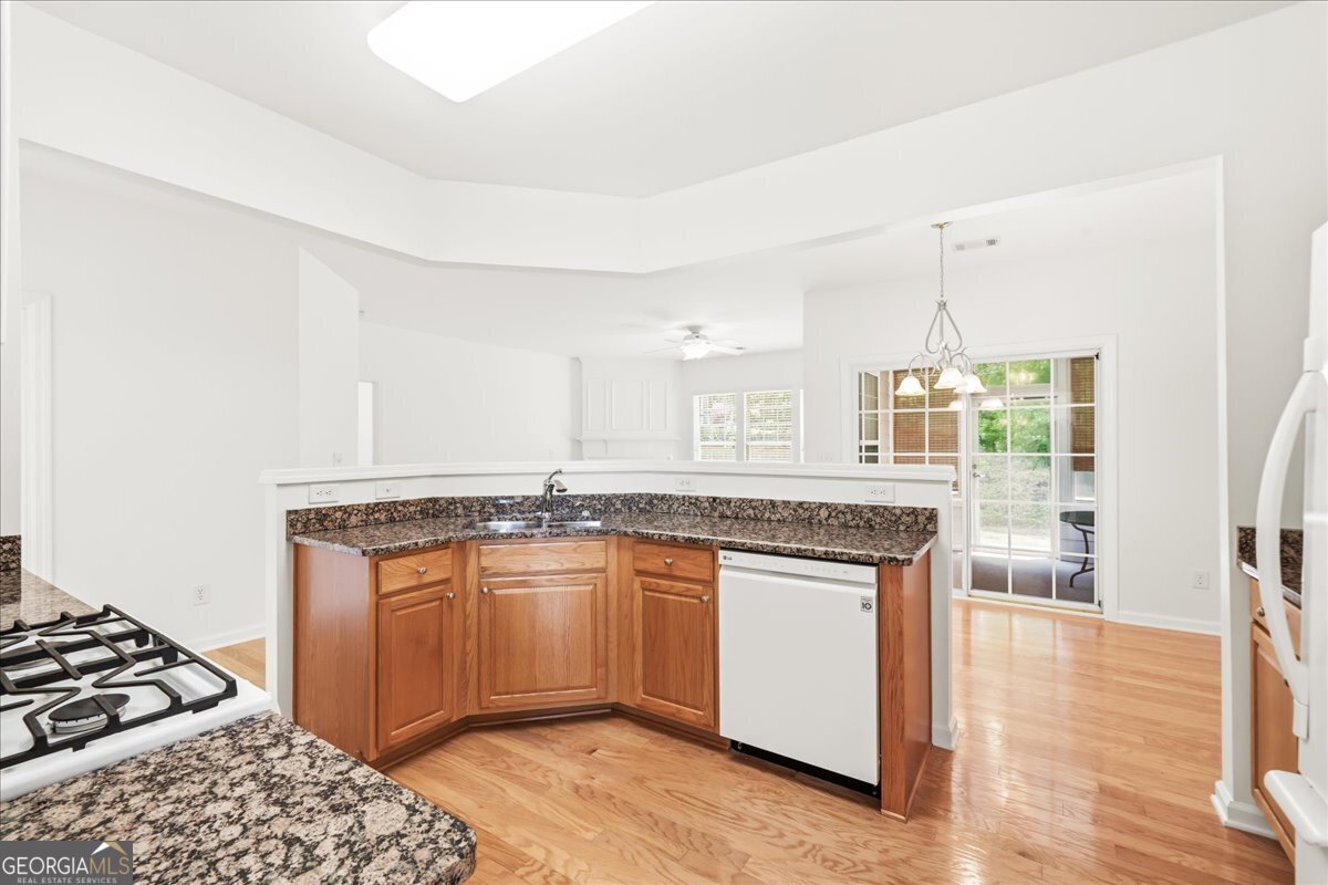 136 Churchcliff Drive Woodstock - Photo 12