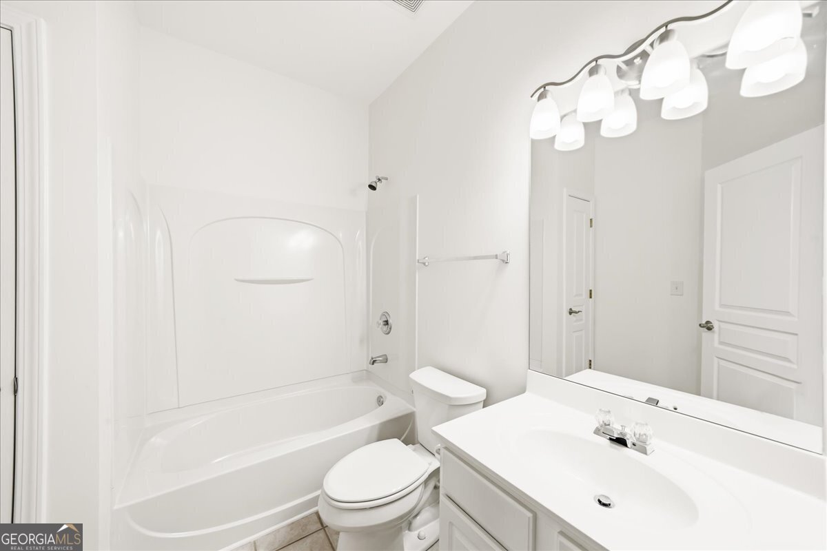 136 Churchcliff Drive Woodstock - Photo 24