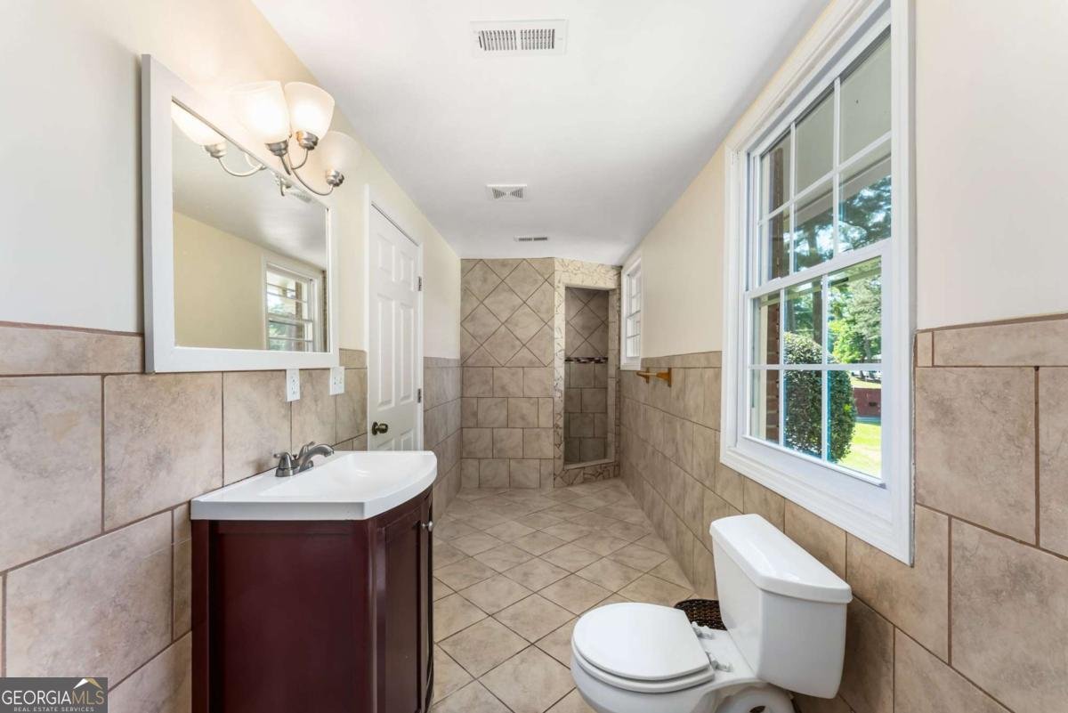 767 Woodvalley Road Mableton - Photo 18