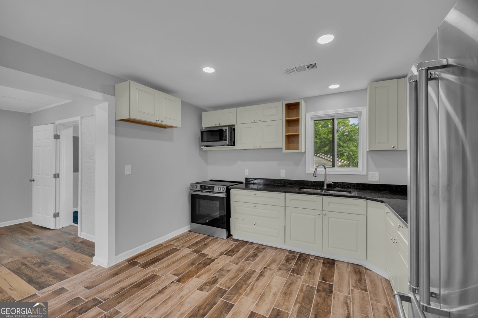 109 Reynolds Drive Greensboro - Photo 11