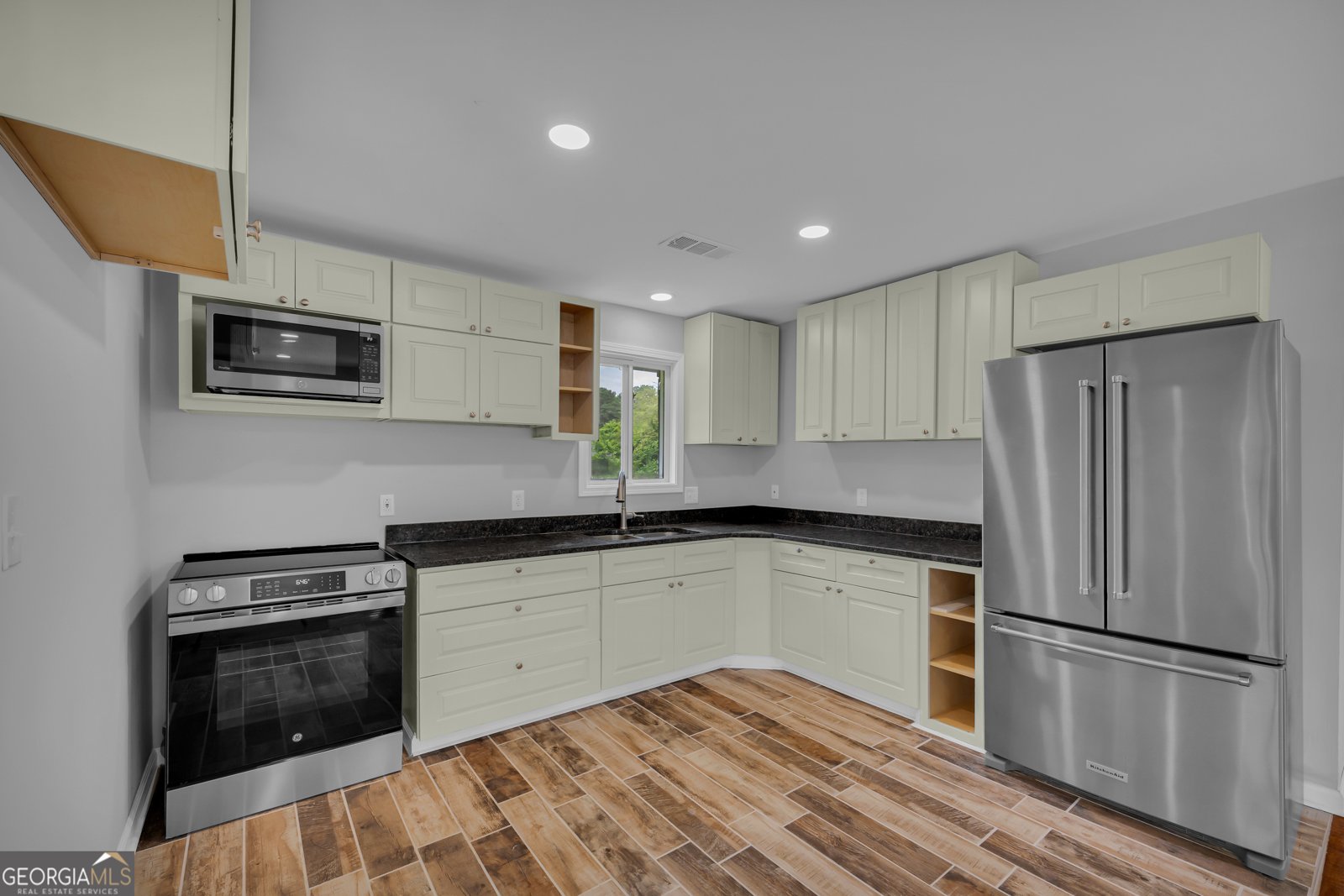 109 Reynolds Drive Greensboro - Photo 9