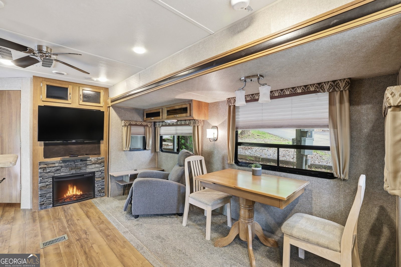 1052 Mountain Shadows Drive Cleveland - Photo 7