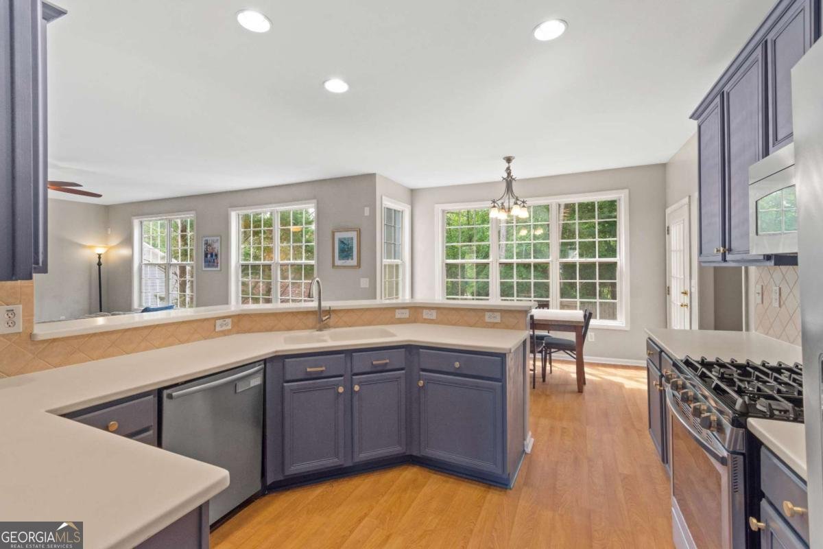 243 Ribbon Leaf View Suwanee - Photo 12
