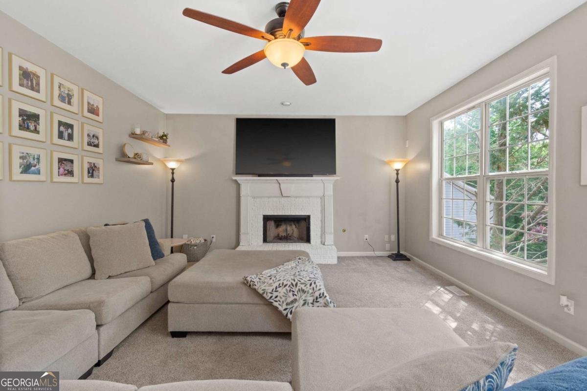 243 Ribbon Leaf View Suwanee - Photo 25