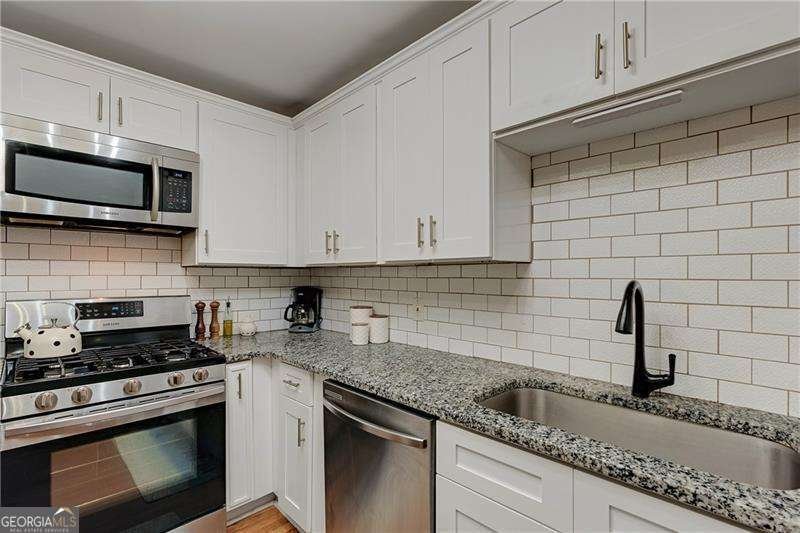 498 Glendalough Place Atlanta - Photo 10