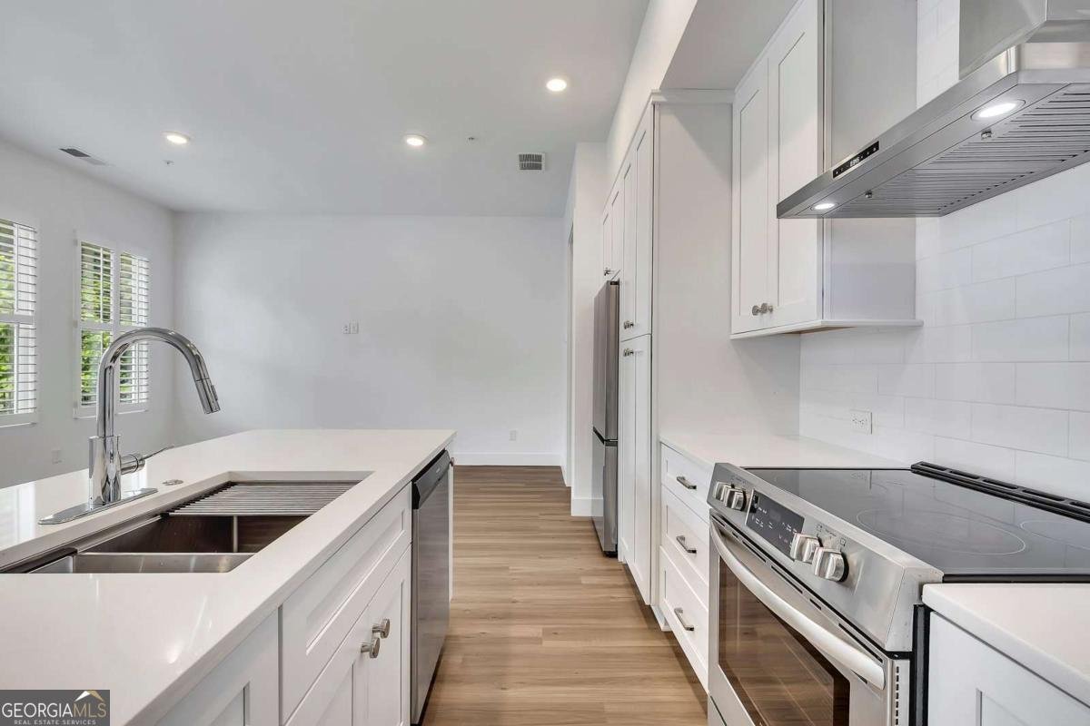 9040 Main Street Woodstock - Photo 11