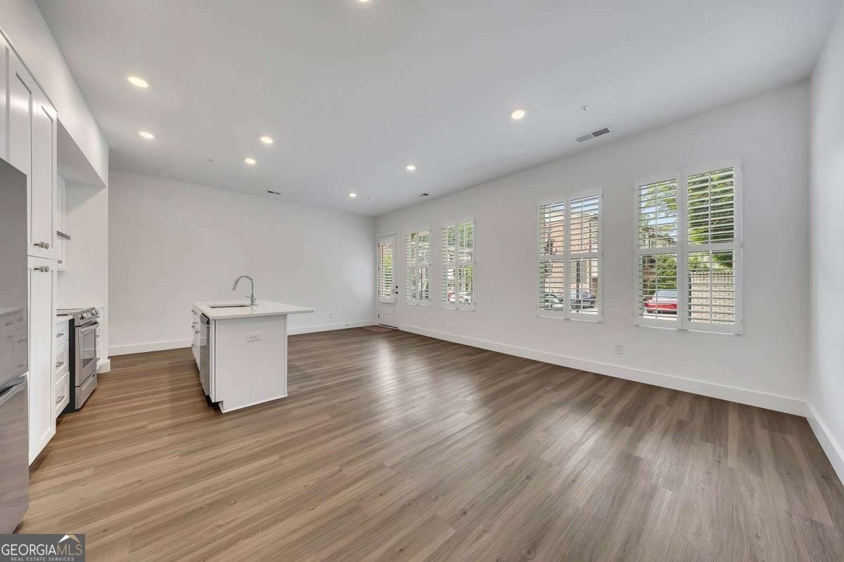 9040 Main Street Woodstock - Photo 13