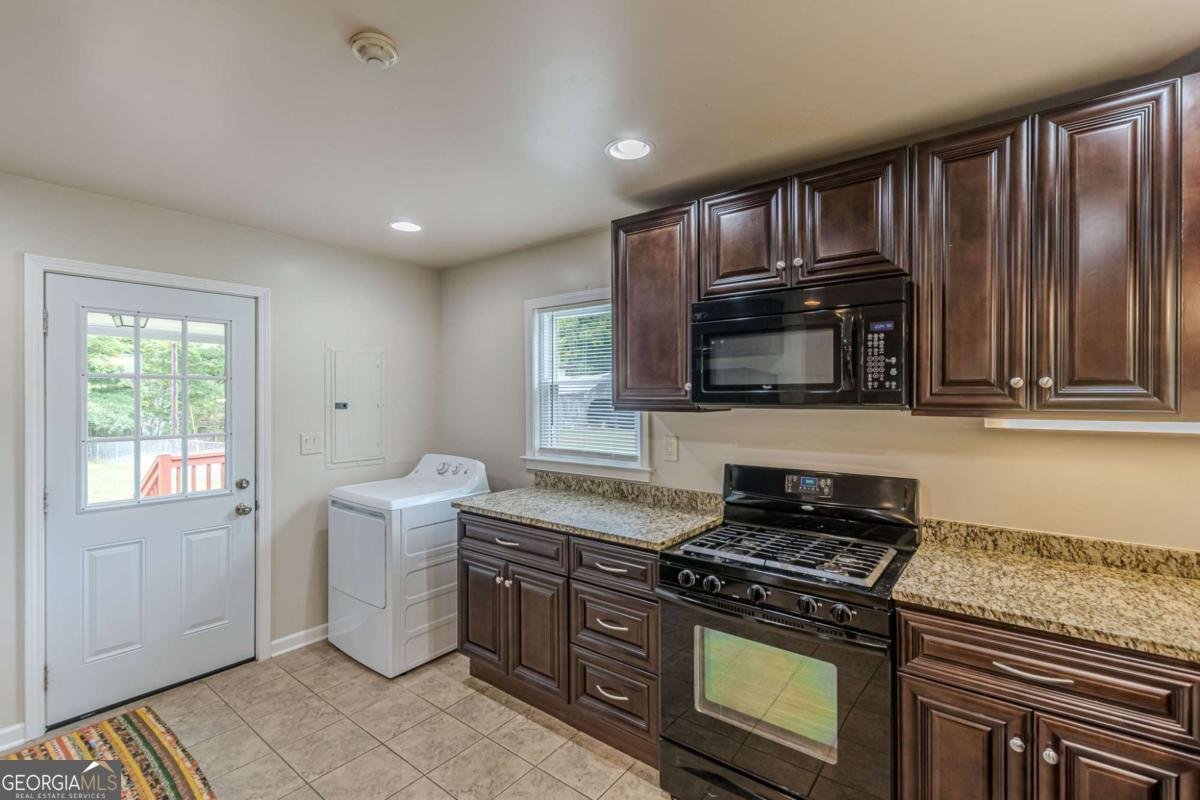 224 Birch Street Hapeville - Photo 17