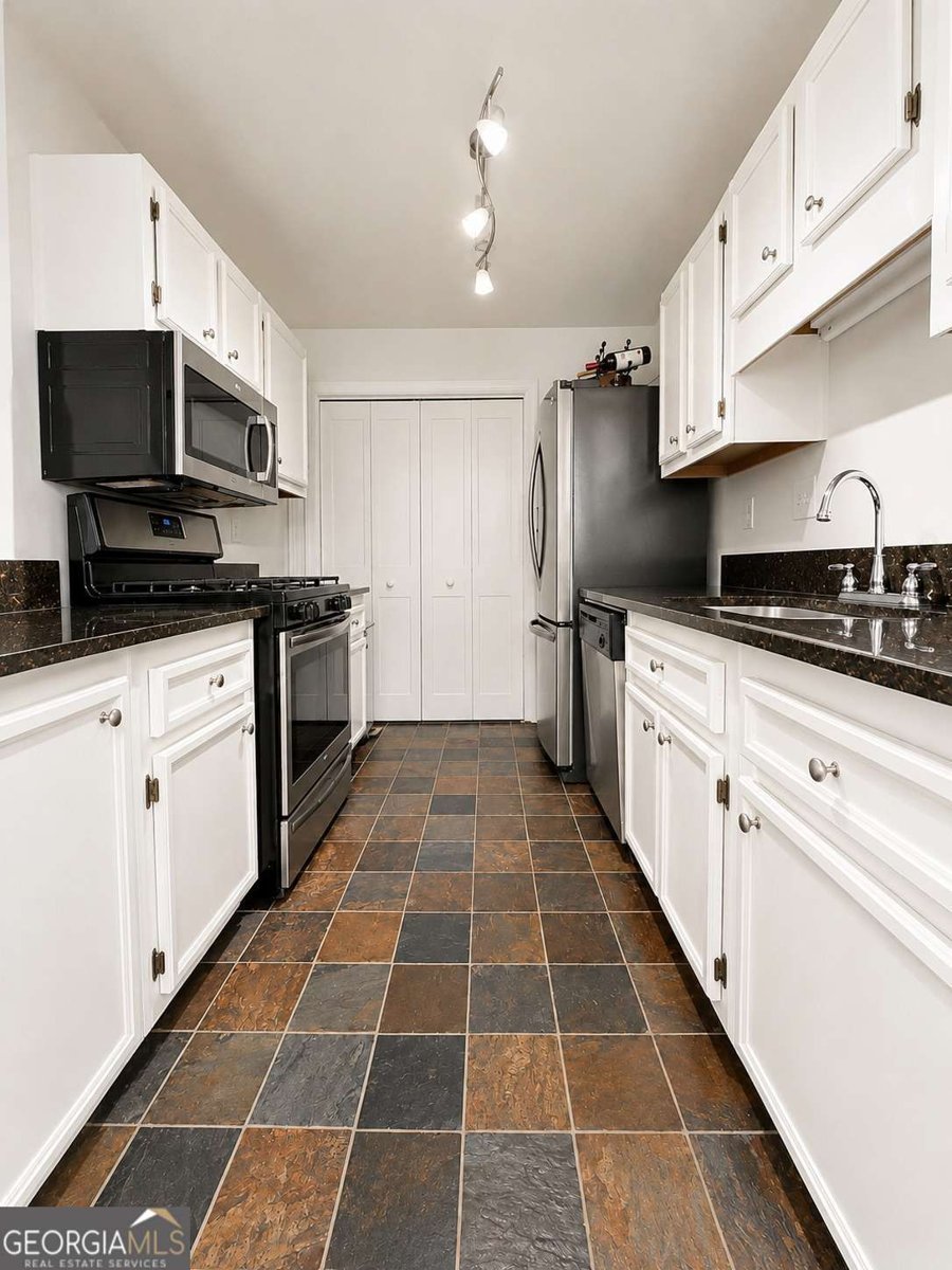 1303 Country Park Drive Smyrna - Photo 16