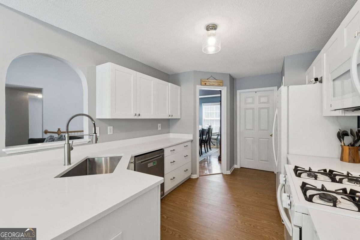 3830 Forrestdell Court Cumming - Photo 8