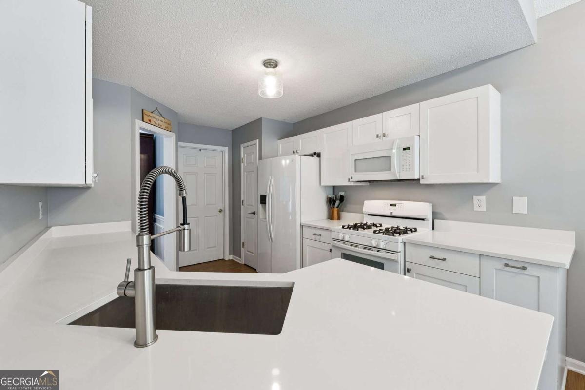 3830 Forrestdell Court Cumming - Photo 9