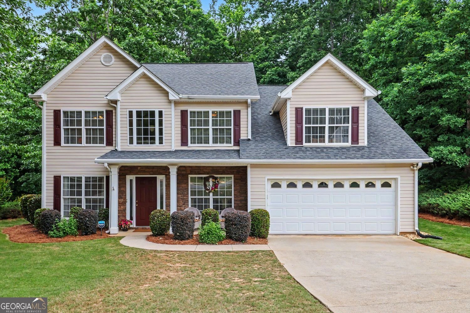 7331 Litany Court Flowery Branch - main photo