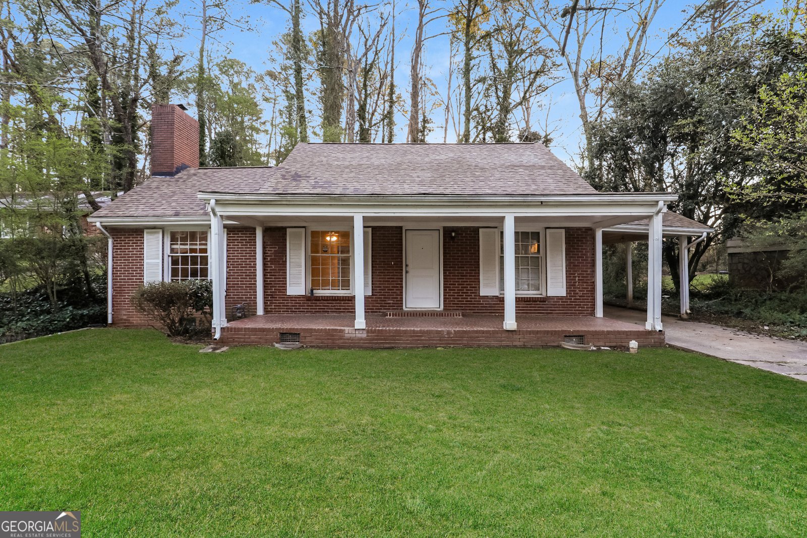 1752 Laurelwood Drive Atlanta - main photo
