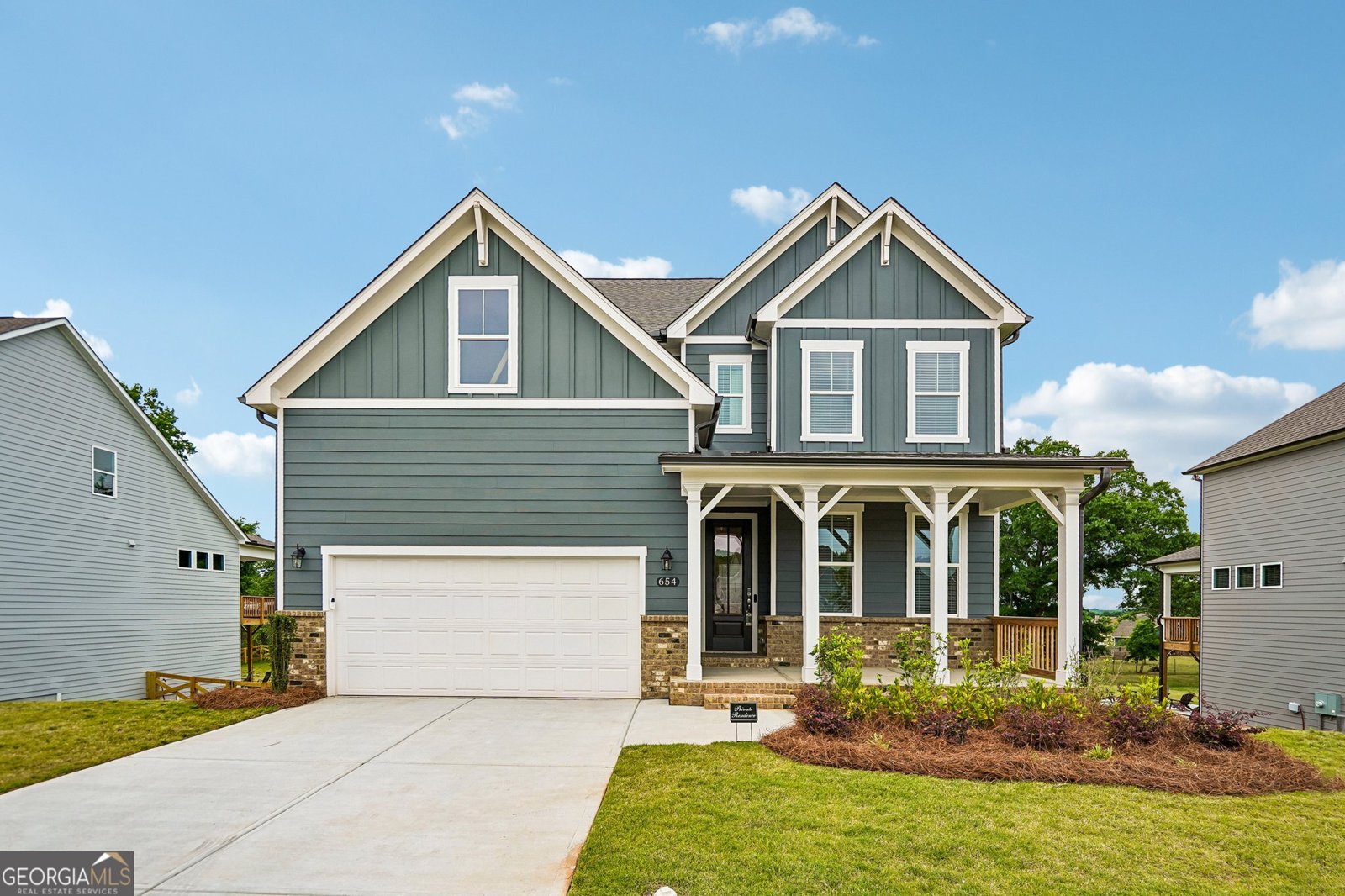 654 Grand Wehunt Drive Hoschton - main photo