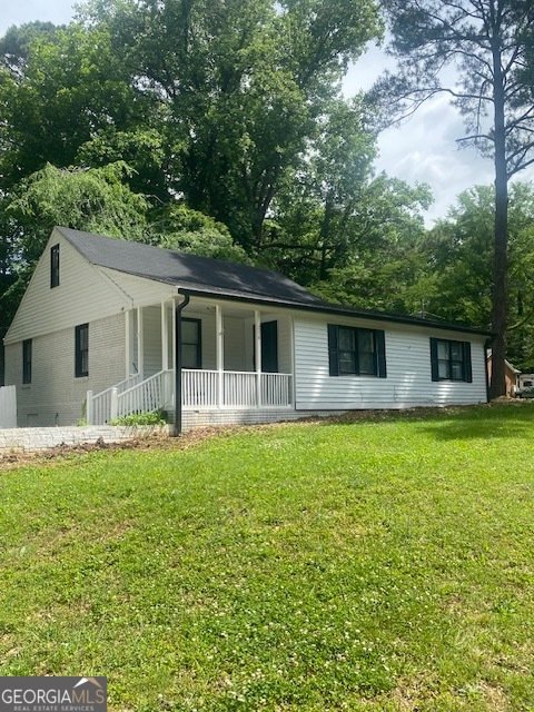 214 Pinewood Lane Stockbridge - main photo