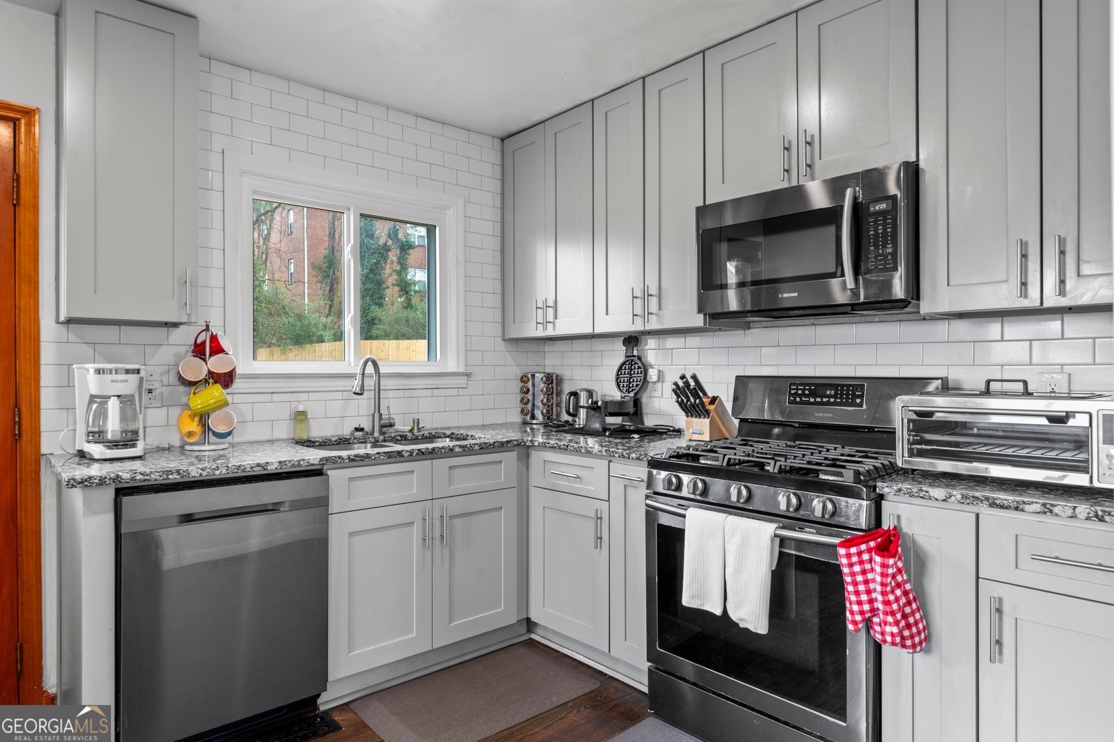 3259 Fulton Avenue Hapeville - Photo 6