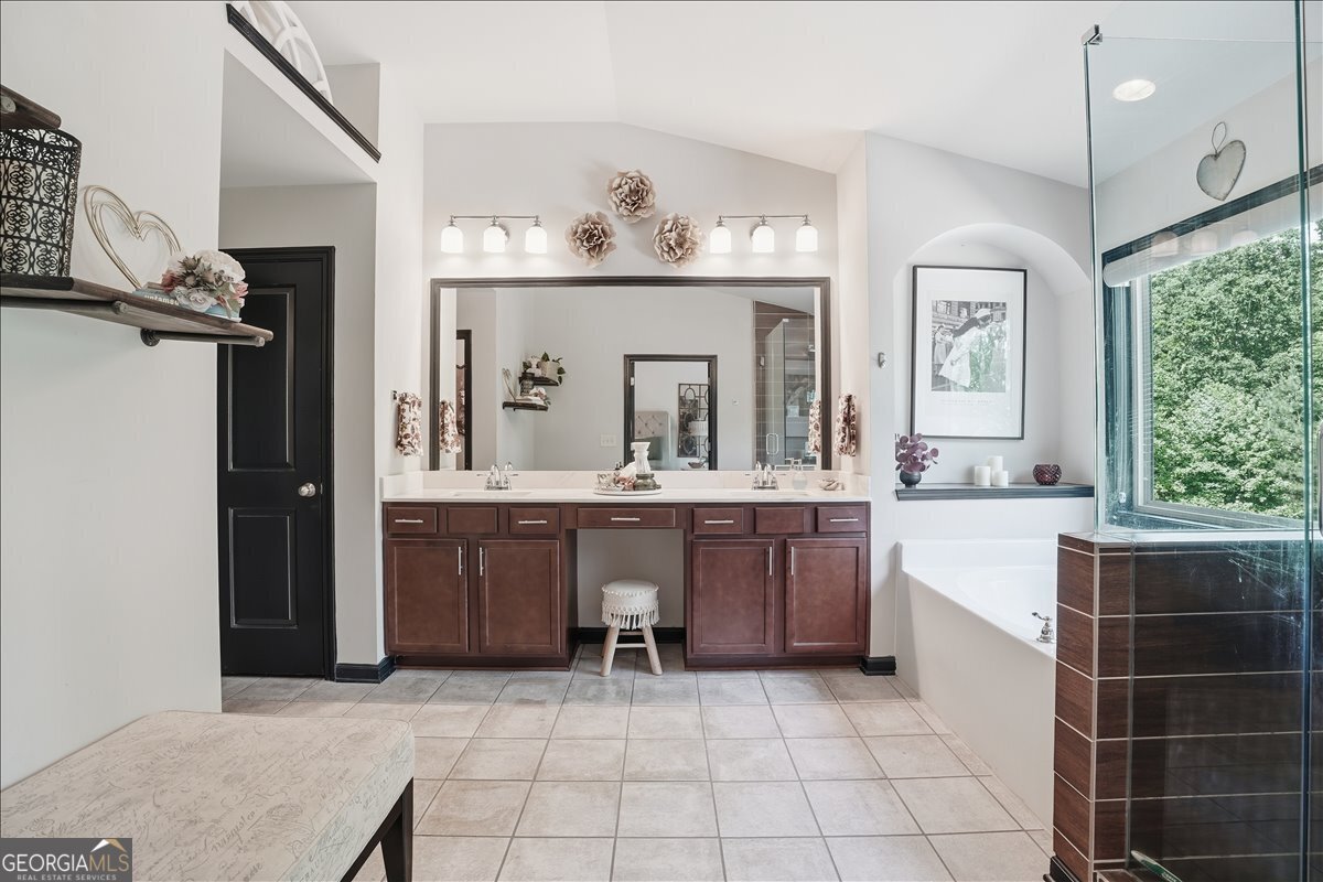 5140 Breezewood Circle Alpharetta - Photo 18