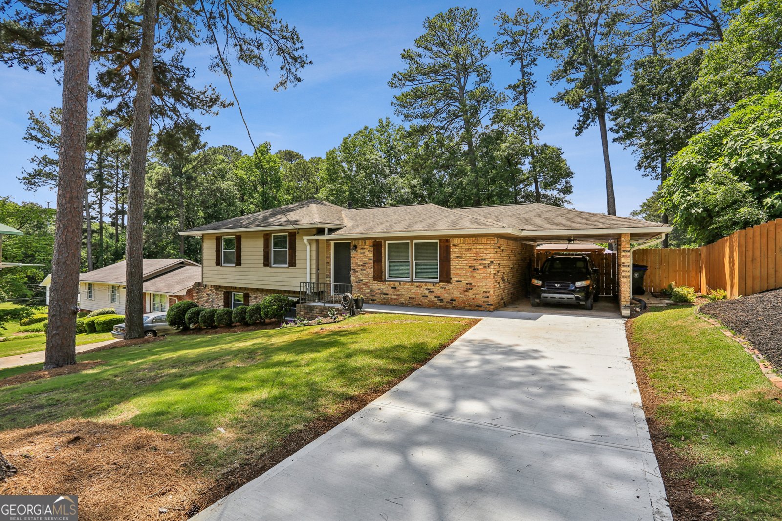 2740 Frontier Trail Atlanta - main photo