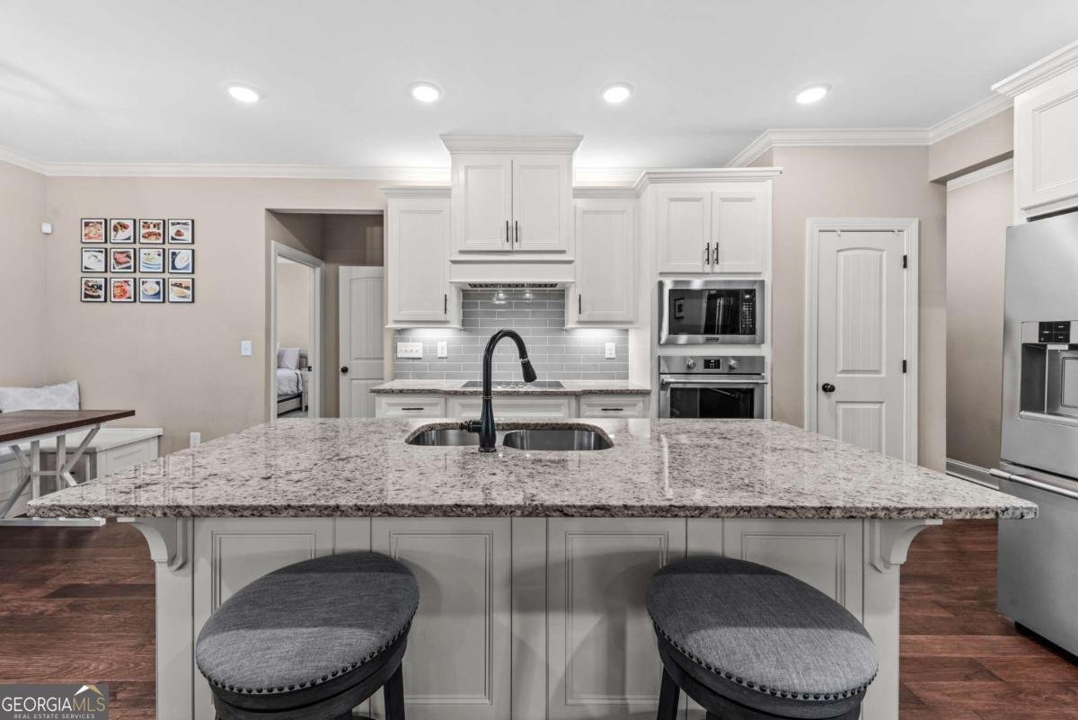 2364 Blazing Star Court Statham - Photo 24
