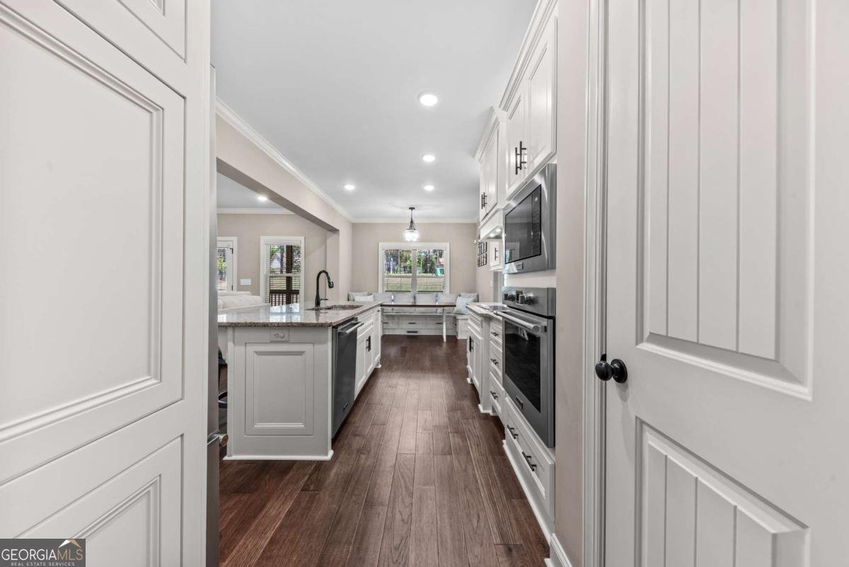 2364 Blazing Star Court Statham - Photo 30