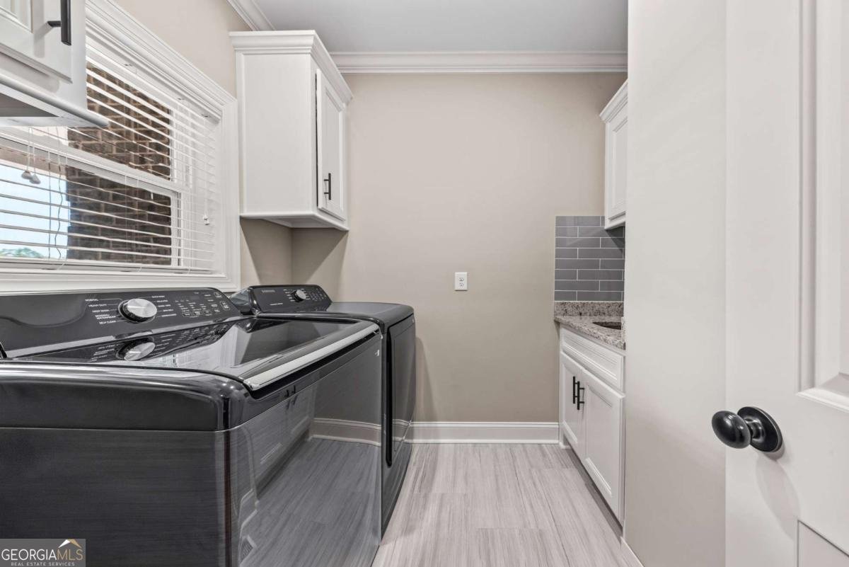 2364 Blazing Star Court Statham - Photo 32