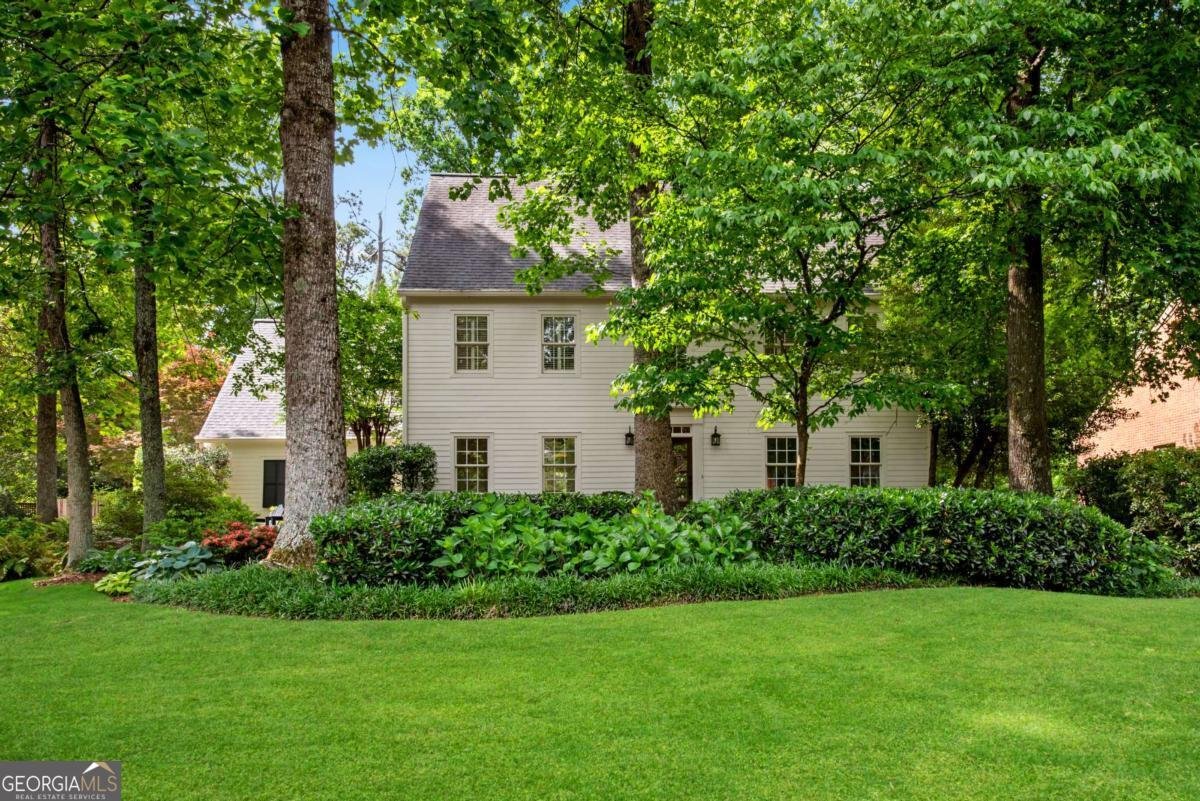4868 Hampton Lake Drive Marietta - main photo