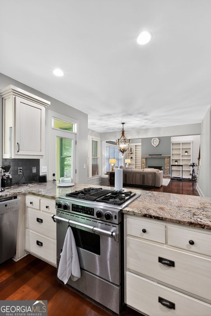 320 Waverly Hall Circle Roswell - Photo 12