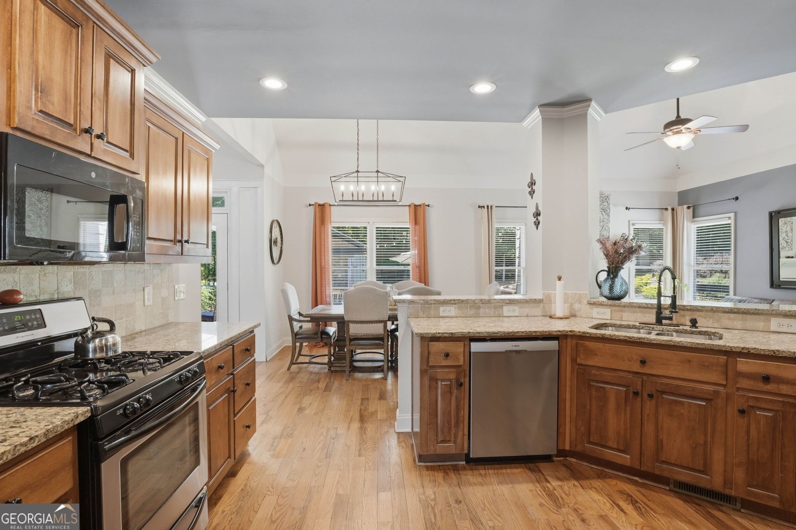 7470 Hedgerose Drive Cumming - Photo 22