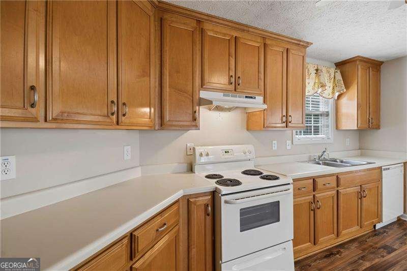 150 Lassiter Drive Covington - Photo 12