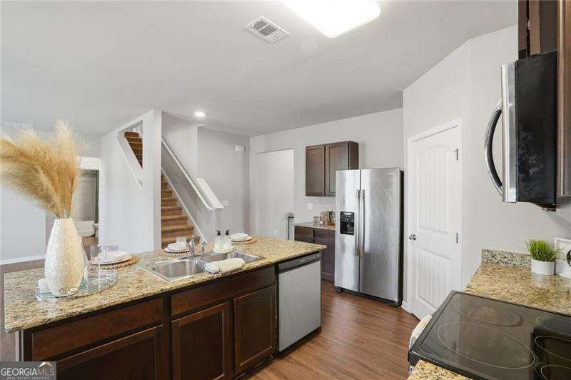 3869 Makeover Court Atlanta - Photo 13