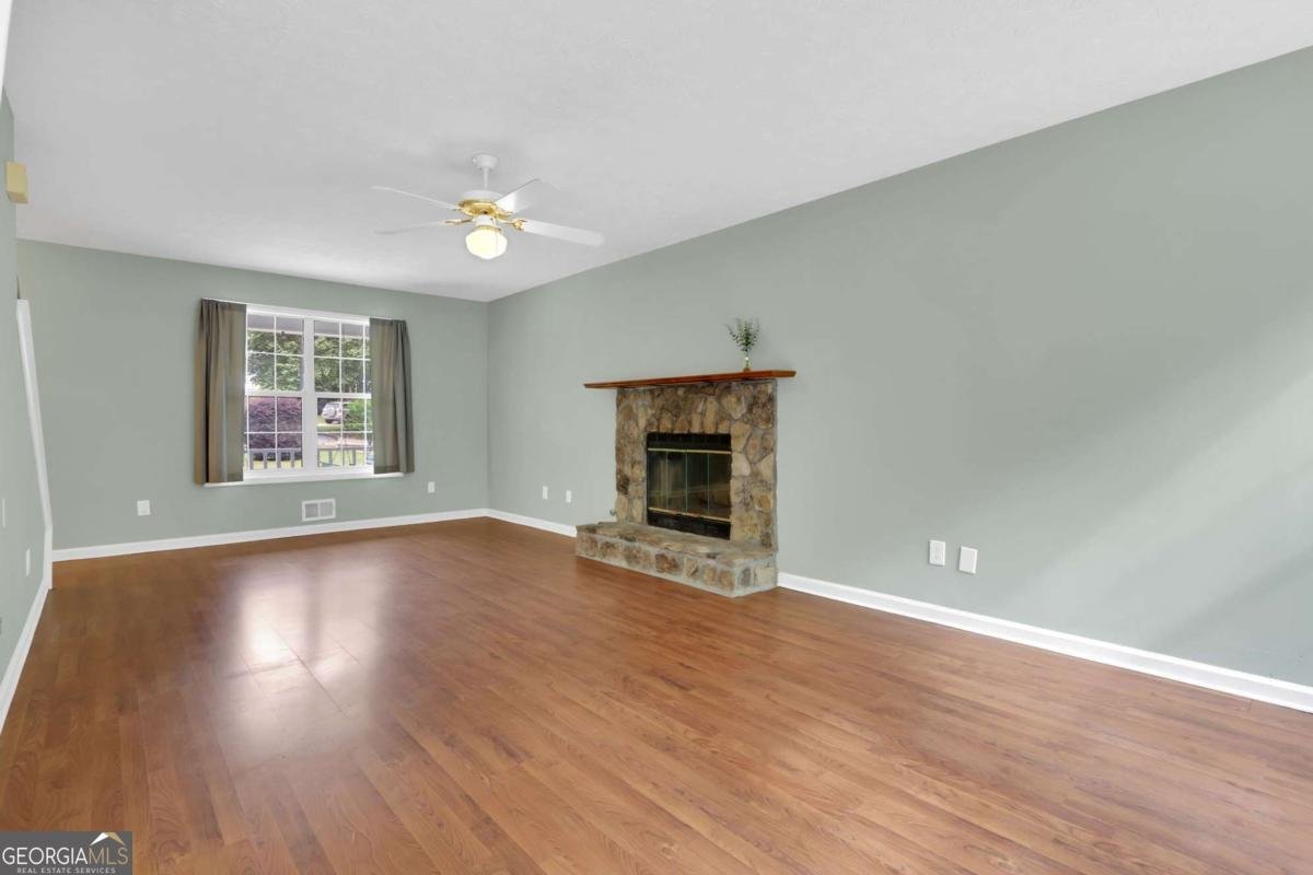379 Creek Crossing Court Grayson - Photo 12