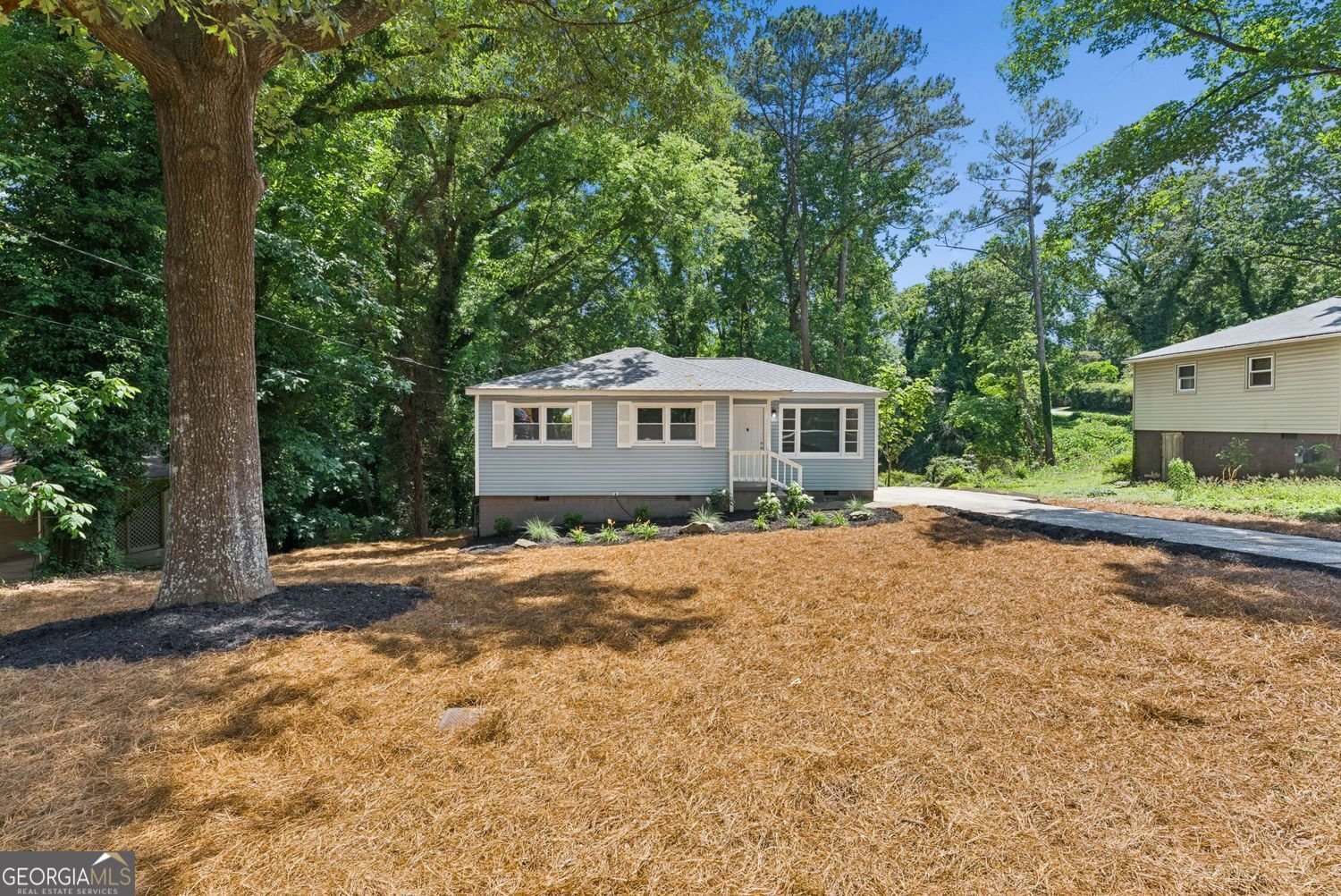 612 Hickory Trail Mableton - main photo