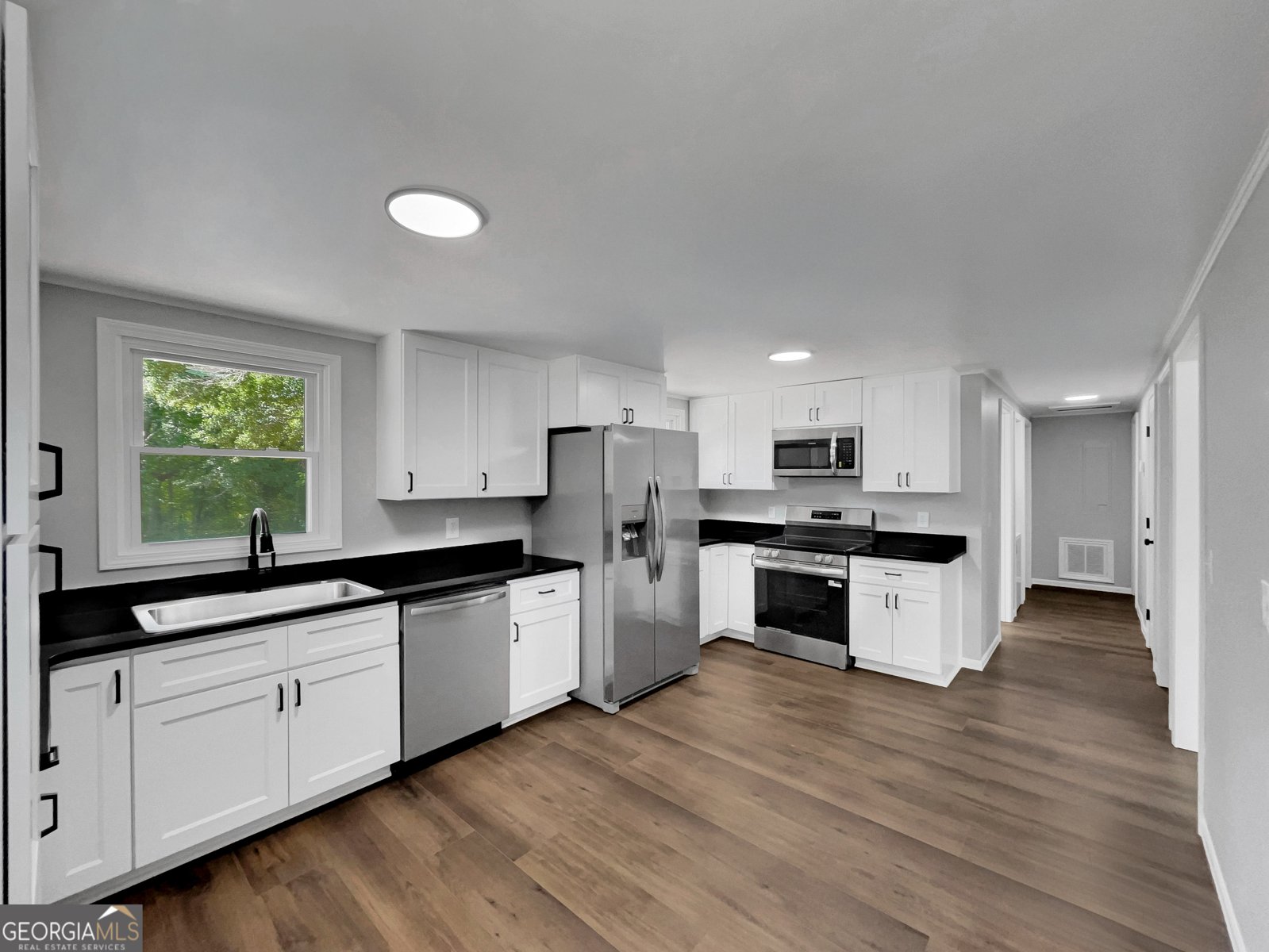 858 Clairmont Avenue Comer - Photo 11